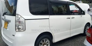 Toyota Voxy V 2WD 7-Seater 2010 White