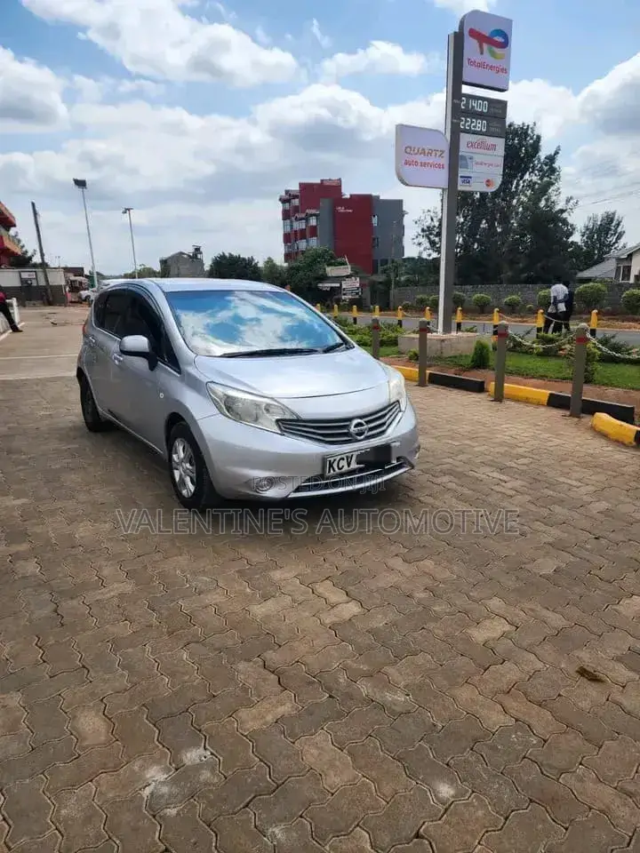 Nissan Note 2012 Silver