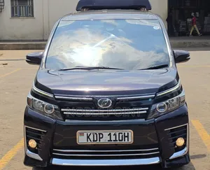 Toyota Voxy 2016 Gray