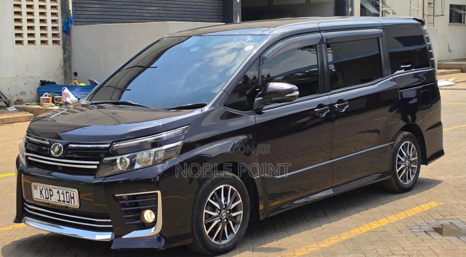 Toyota Voxy 2016 Gray