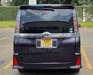 Toyota Voxy 2016 Gray
