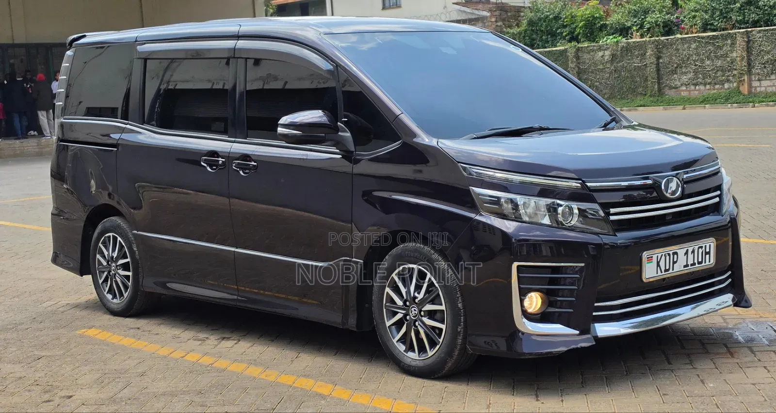 Toyota Voxy 2016 Gray