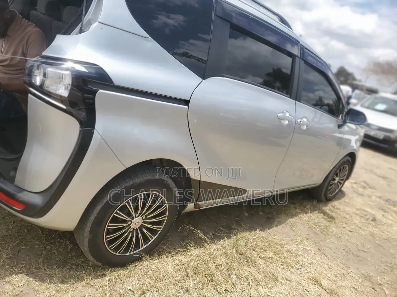 Toyota Sienta 2020 Silver