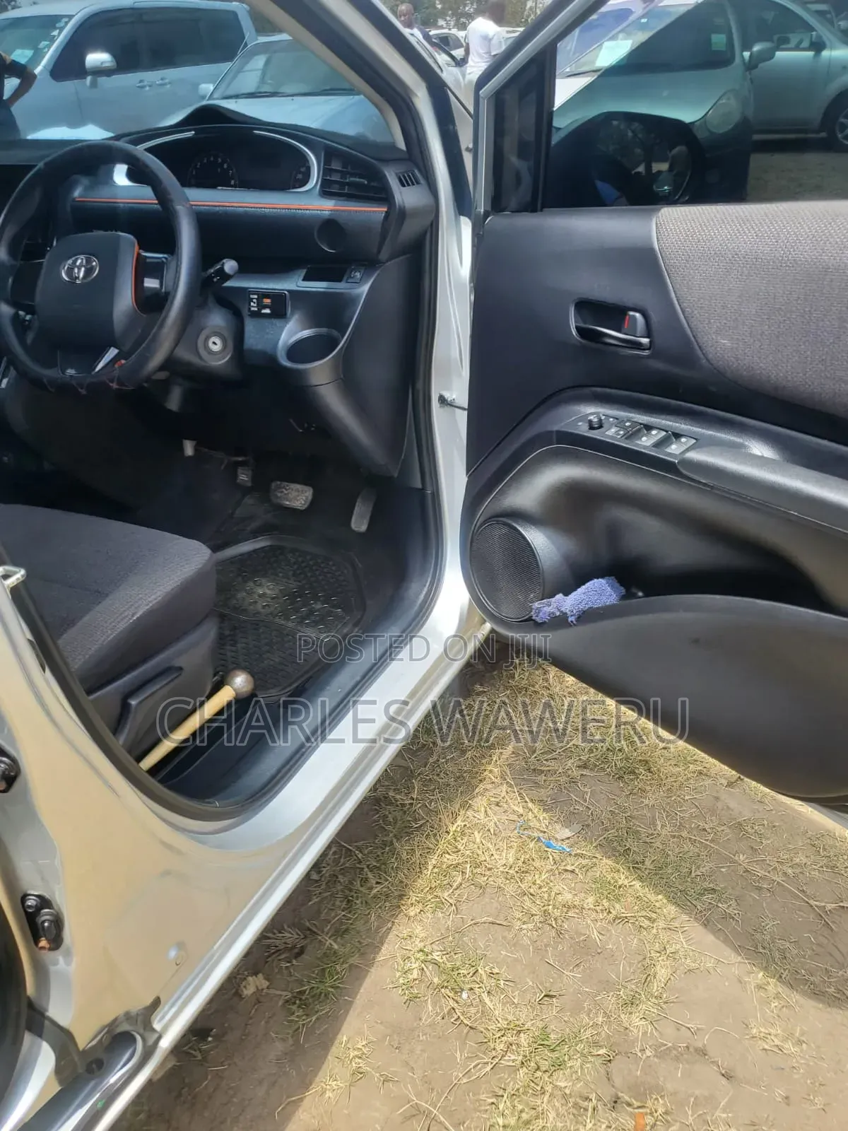 Toyota Sienta 2020 Silver