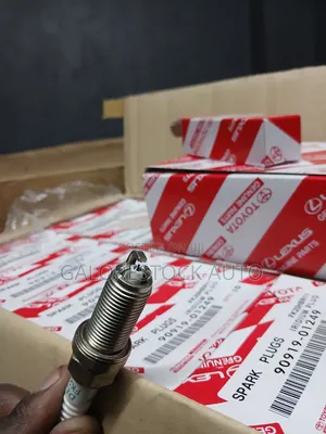 Toyota Mark X / Crown Genuine Fk20hbr11 Spark Plugs