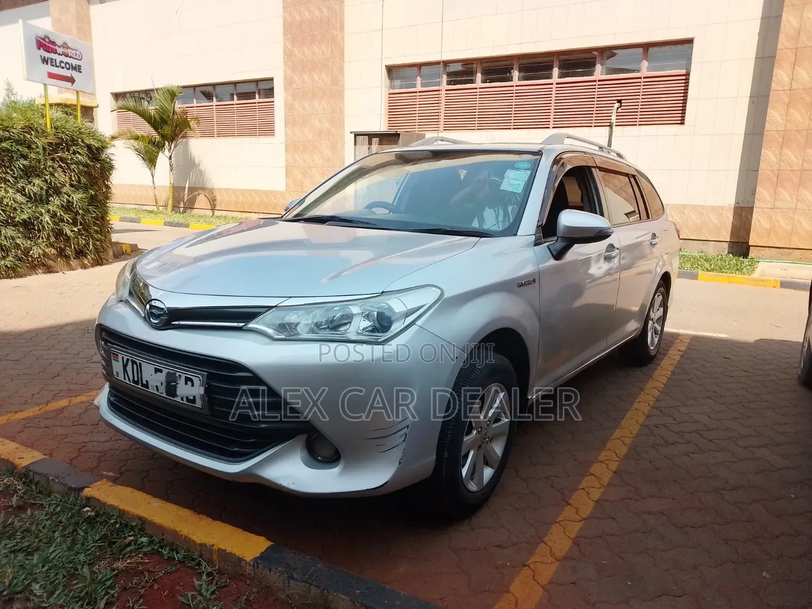 Toyota Corolla Fielder 2016 Silver