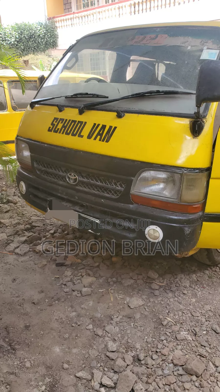Toyota HiAce 1998 Yellow