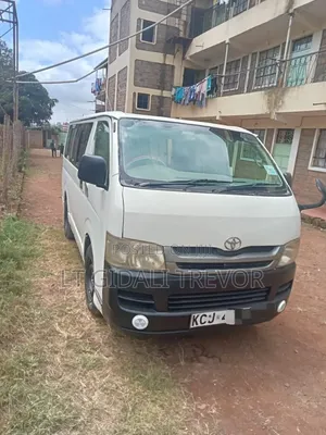 Toyota HiAce 2010 White