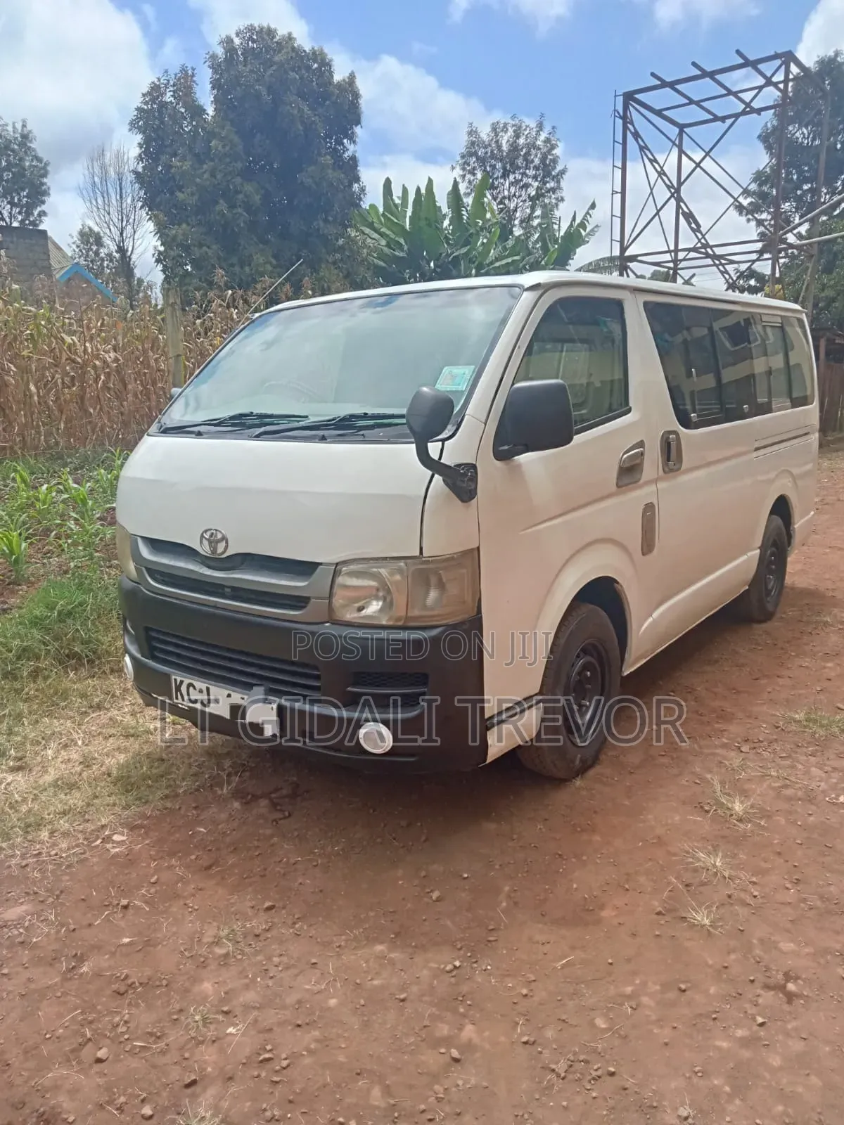 Toyota HiAce 2010 White