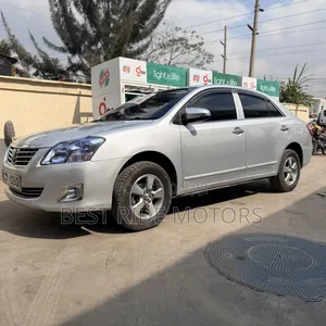 Toyota Premio 2014 Silver