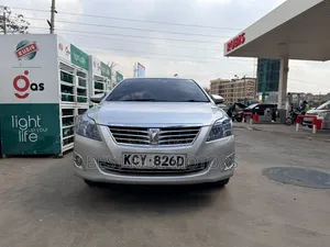 Toyota Premio 2014 Silver