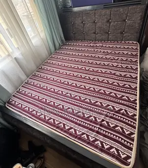5×6 Upholstered Bed With Mattress – Excellent Condition