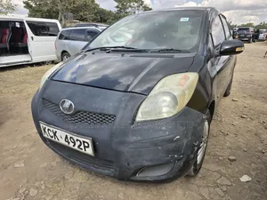 Toyota Vitz 2010 Black