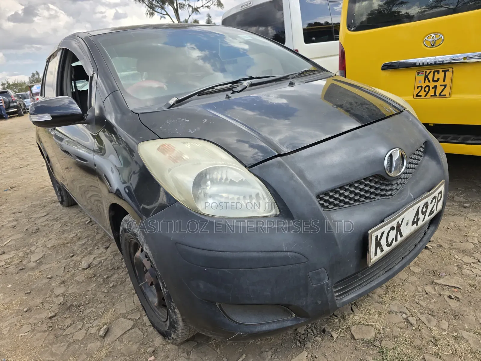 Toyota Vitz 2010 Black