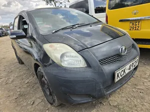 Toyota Vitz 2010 Black