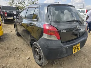 Toyota Vitz 2010 Black