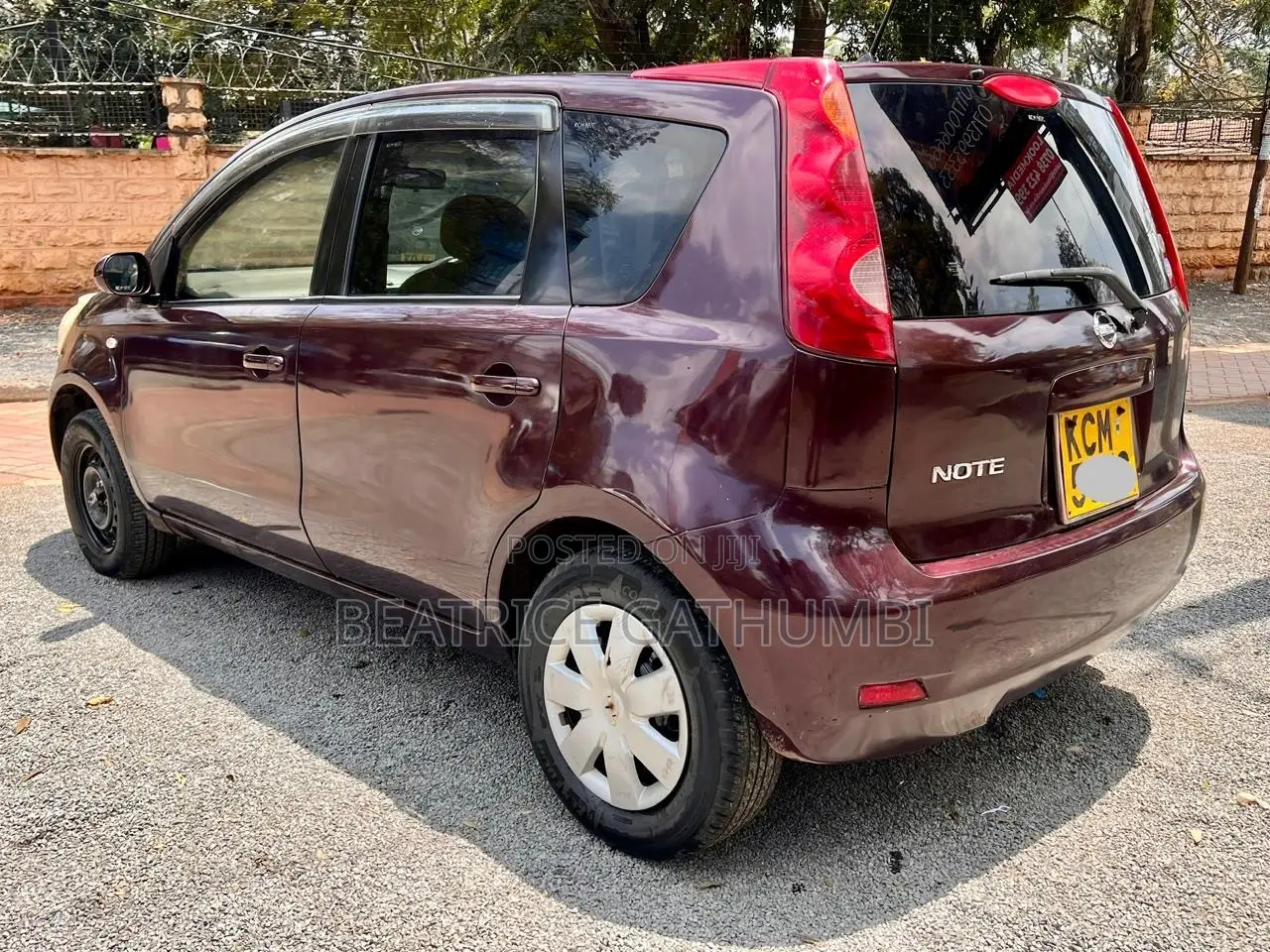 Nissan Note 2010 Maroon