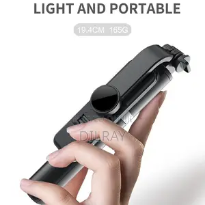 Q02s Fill Light Selfie / Vlog Stick With Stand