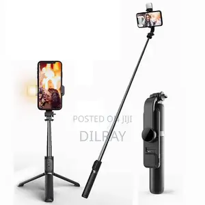 Q02s Fill Light Selfie / Vlog Stick With Stand