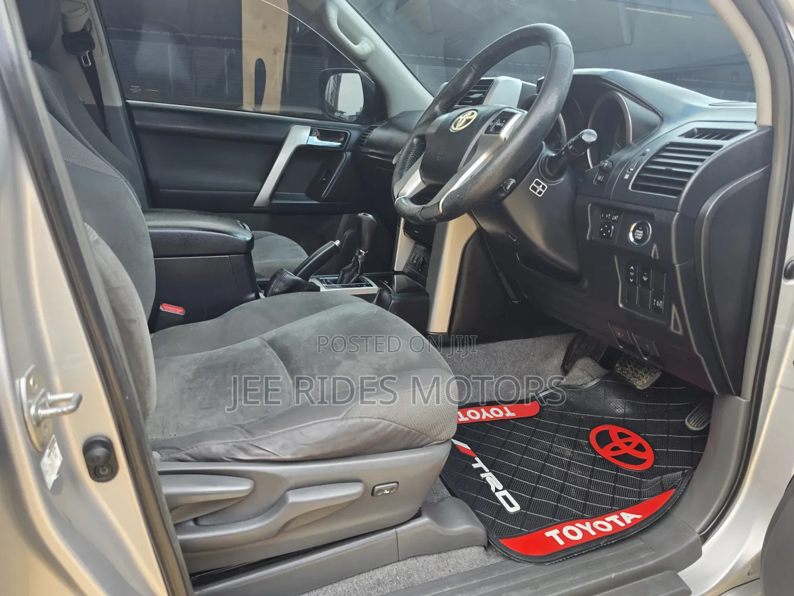 Toyota Land Cruiser Prado 2011