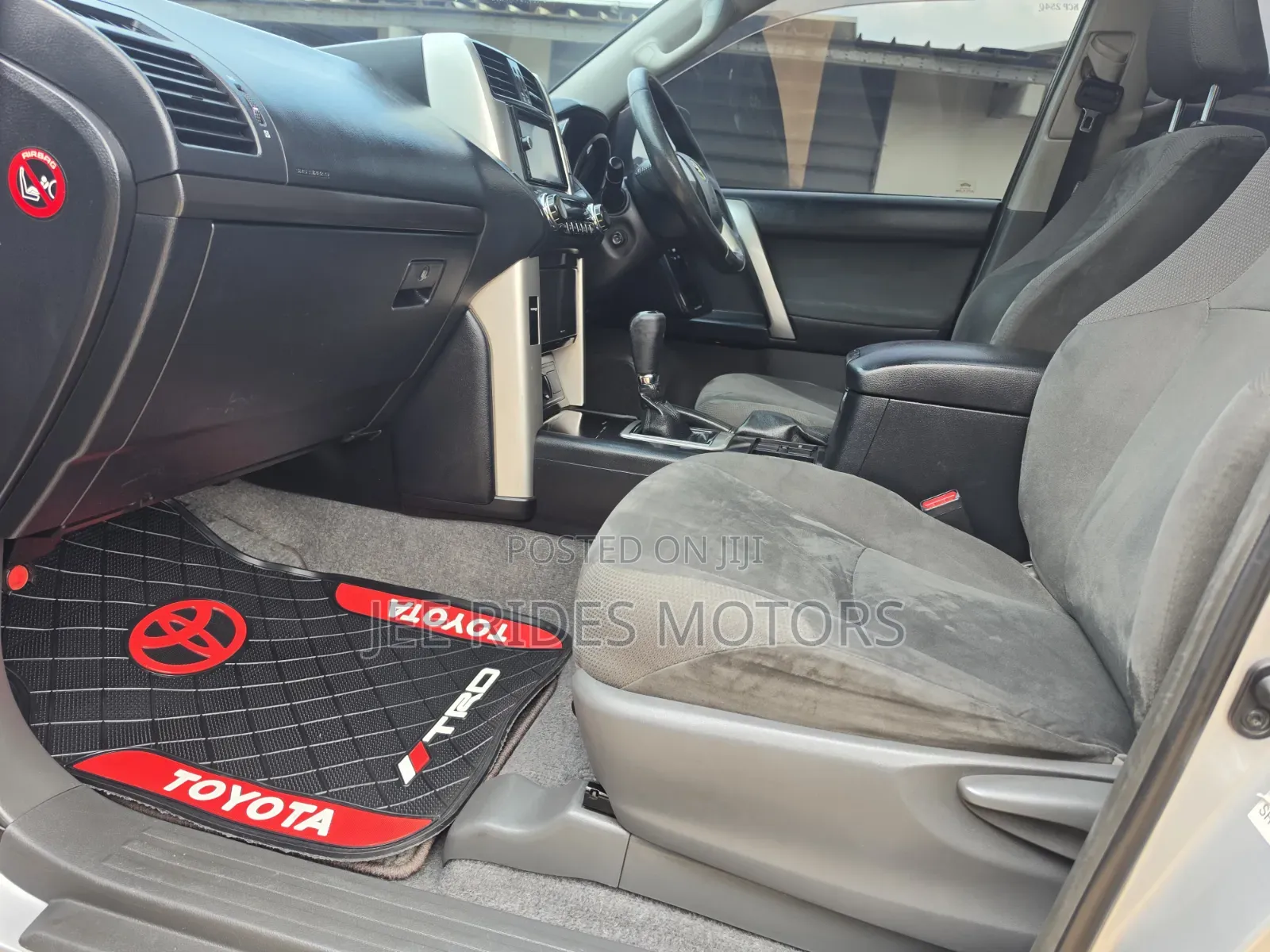 Toyota Land Cruiser Prado 2011