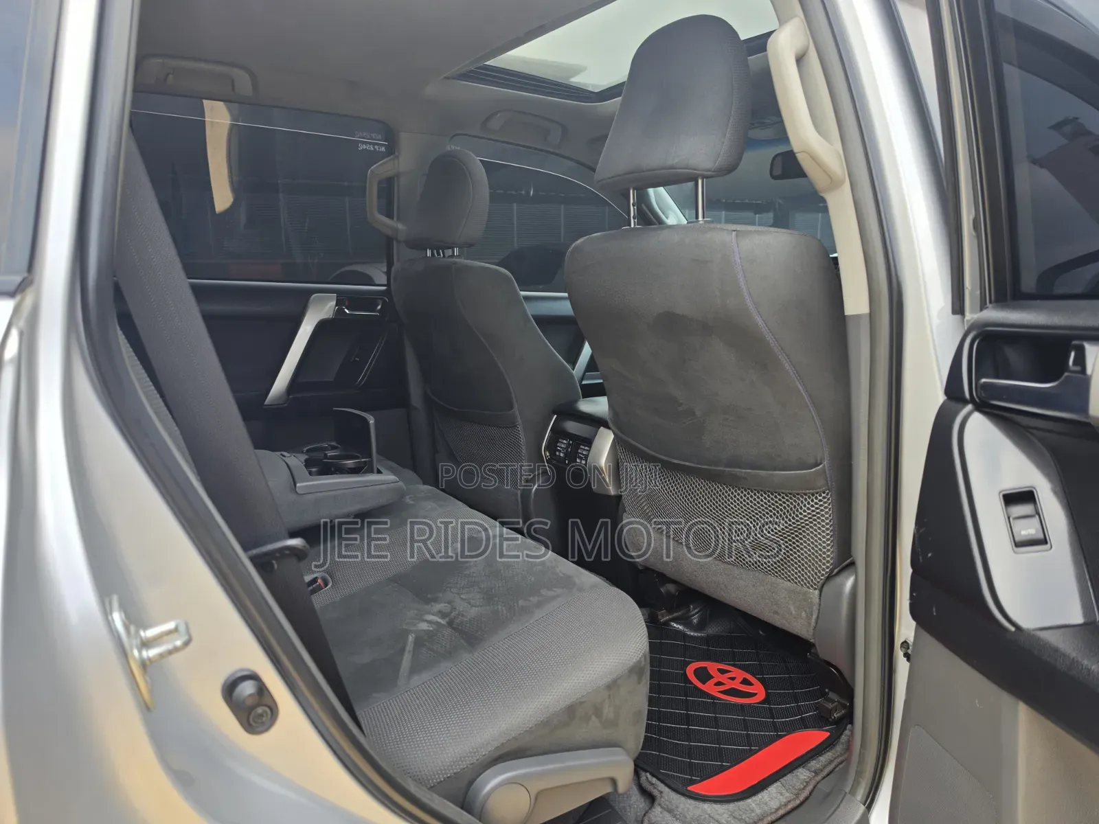 Toyota Land Cruiser Prado 2011