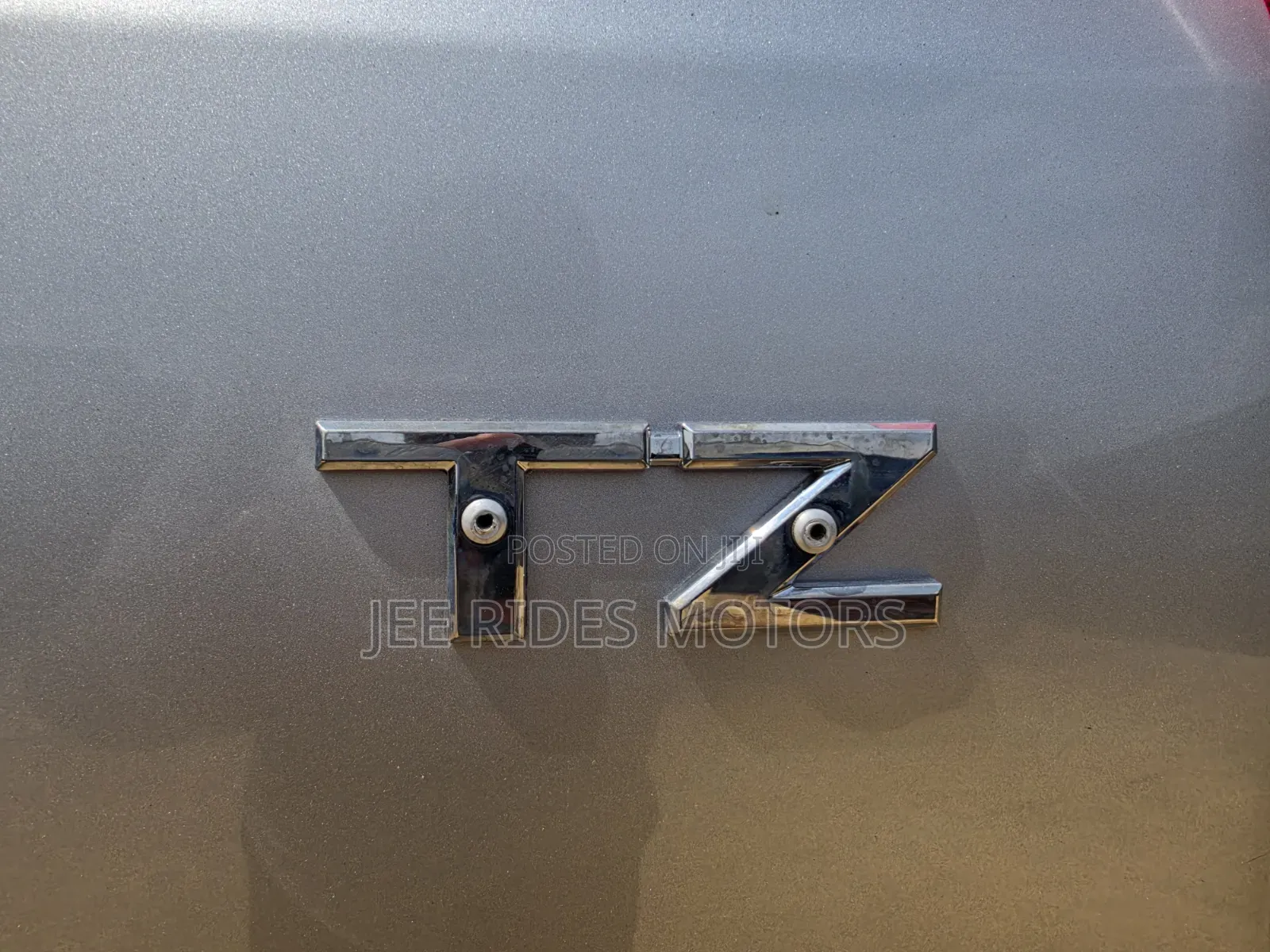 Toyota Land Cruiser Prado 2011