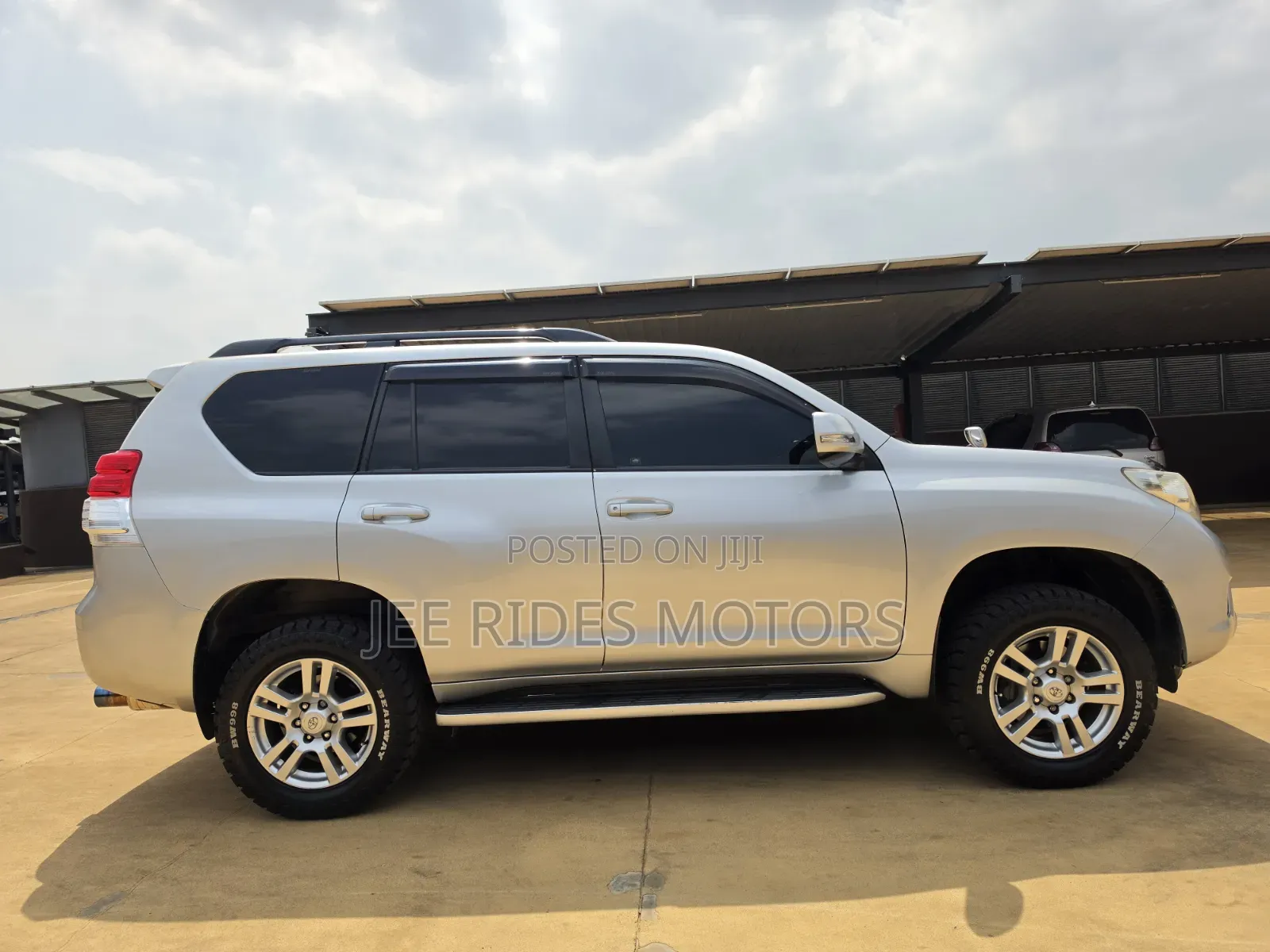 Toyota Land Cruiser Prado 2011