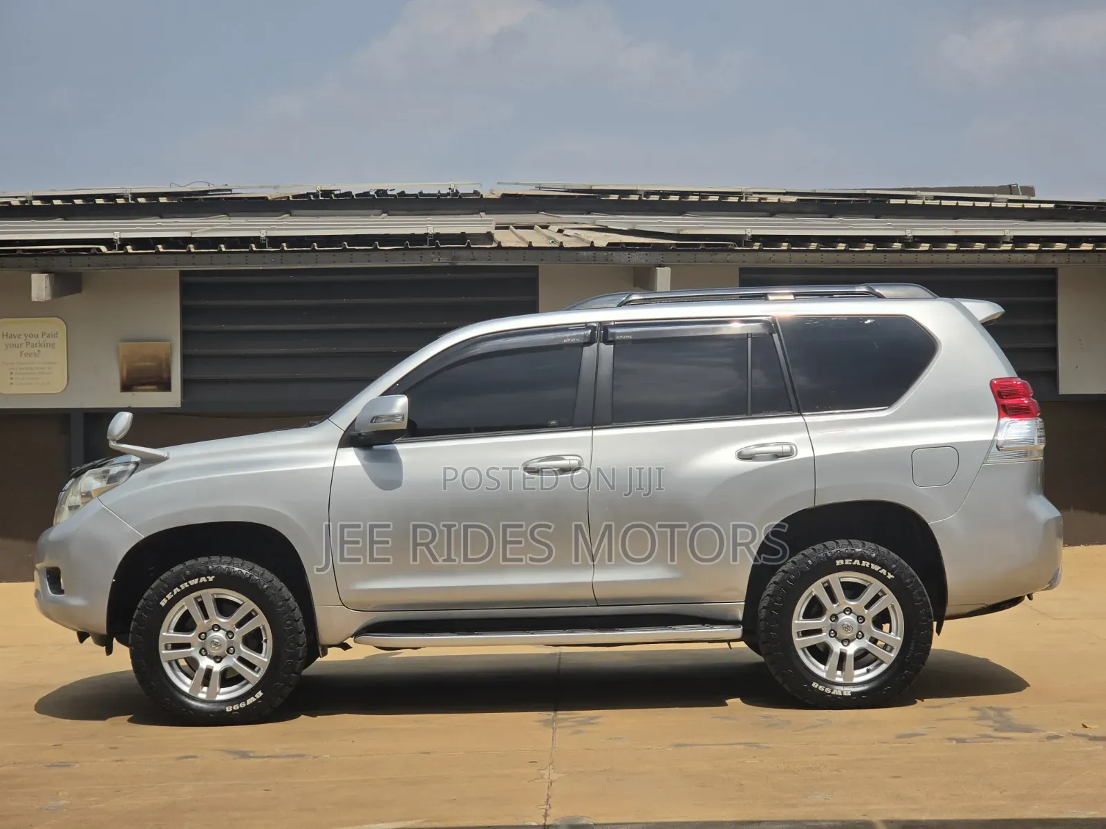 Toyota Land Cruiser Prado 2011