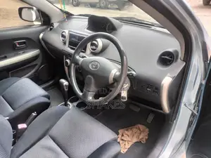 Toyota IST 2007
