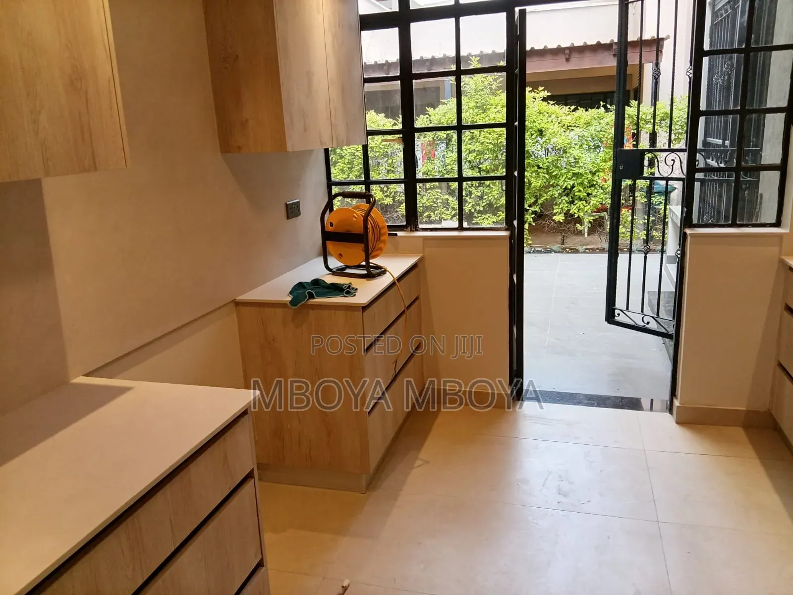 4bdrm Townhouse / Terrace in Spring Valley for rent