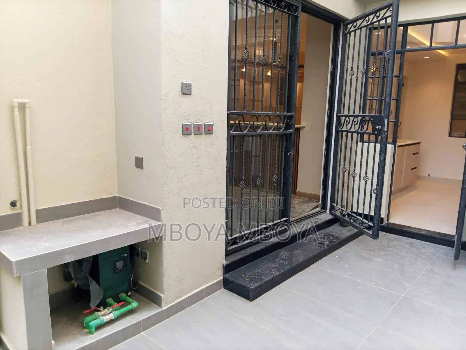 4bdrm Townhouse / Terrace in Spring Valley for rent