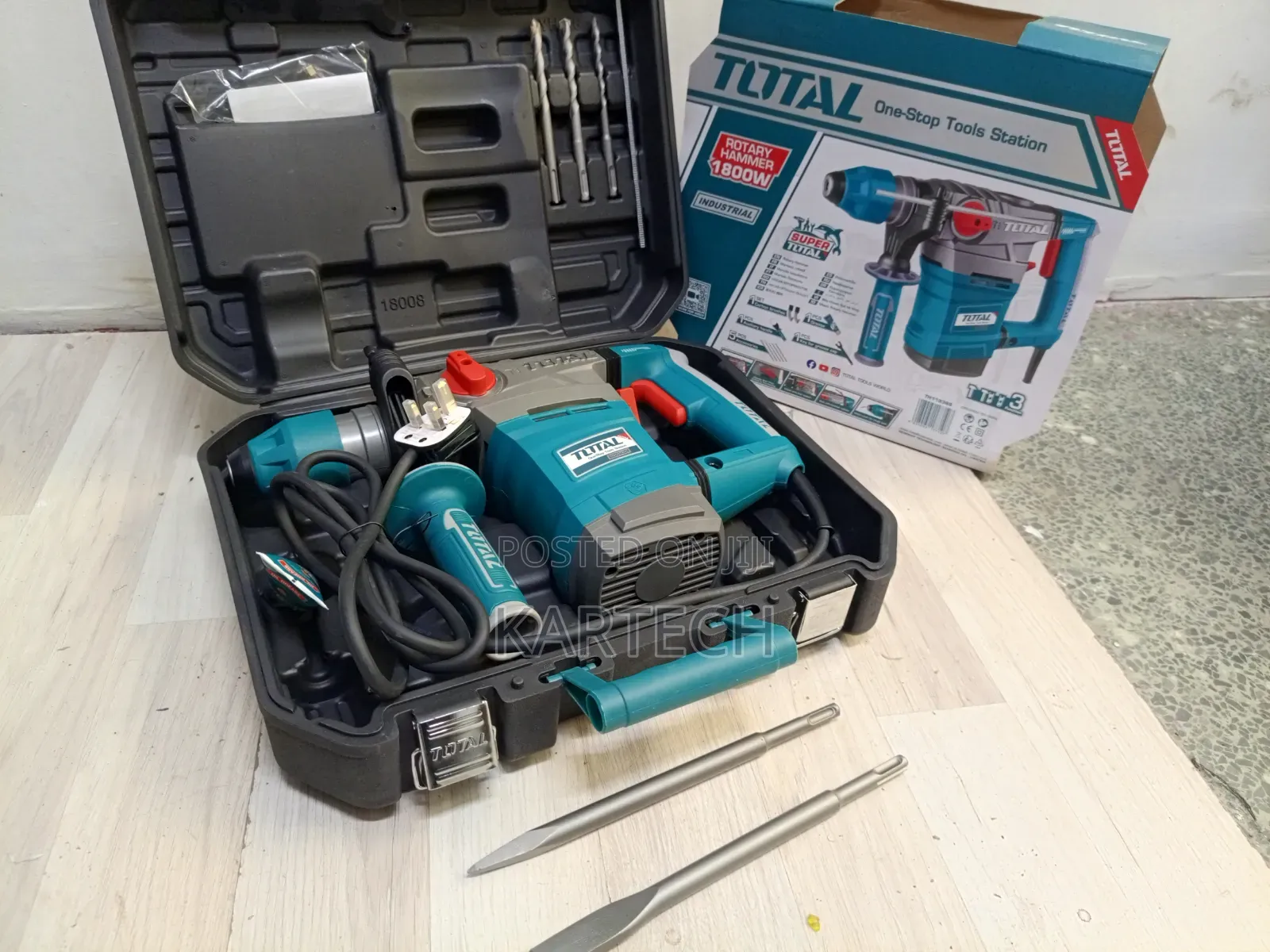 TOTAL 4200bpm 7.0J 1800W Heavy-Duty Electric Rotary Hammer