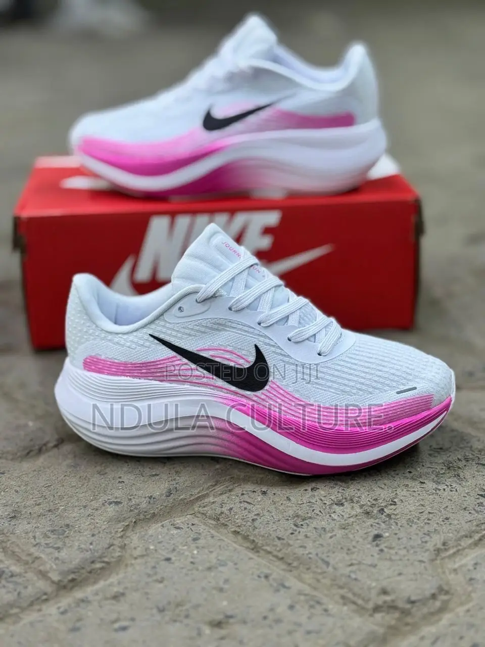 Nike Vomero Plus