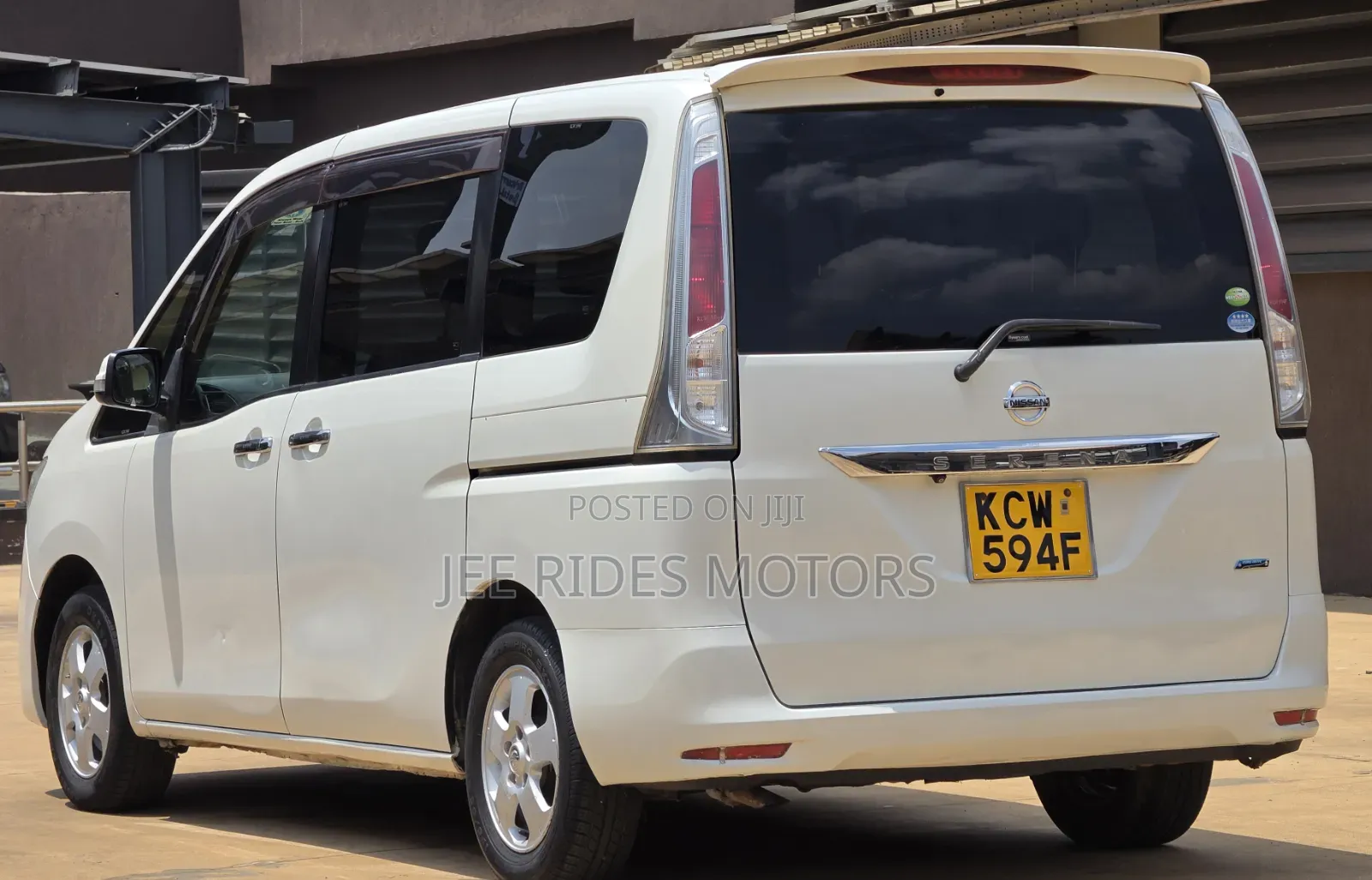 Nissan Serena 2012 Off white