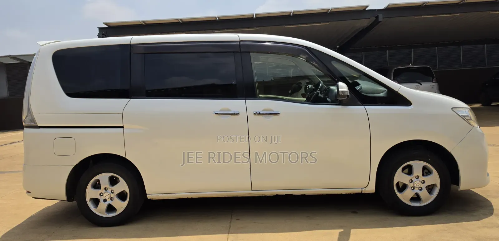 Nissan Serena 2012 Off white