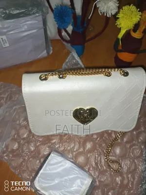 Suitable Ladies Bag