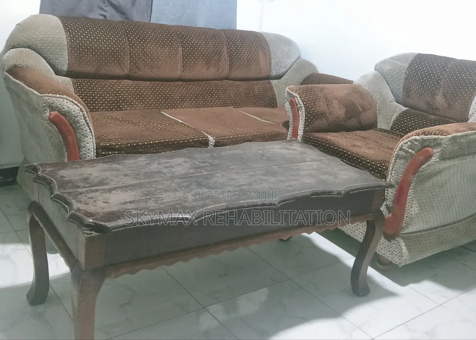 Furniture 3seater 1seater in Good Condition Very Firm Cushions Table