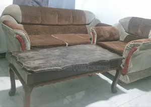 Furniture 3seater 1seater in Good Condition Very Firm Cushions Table