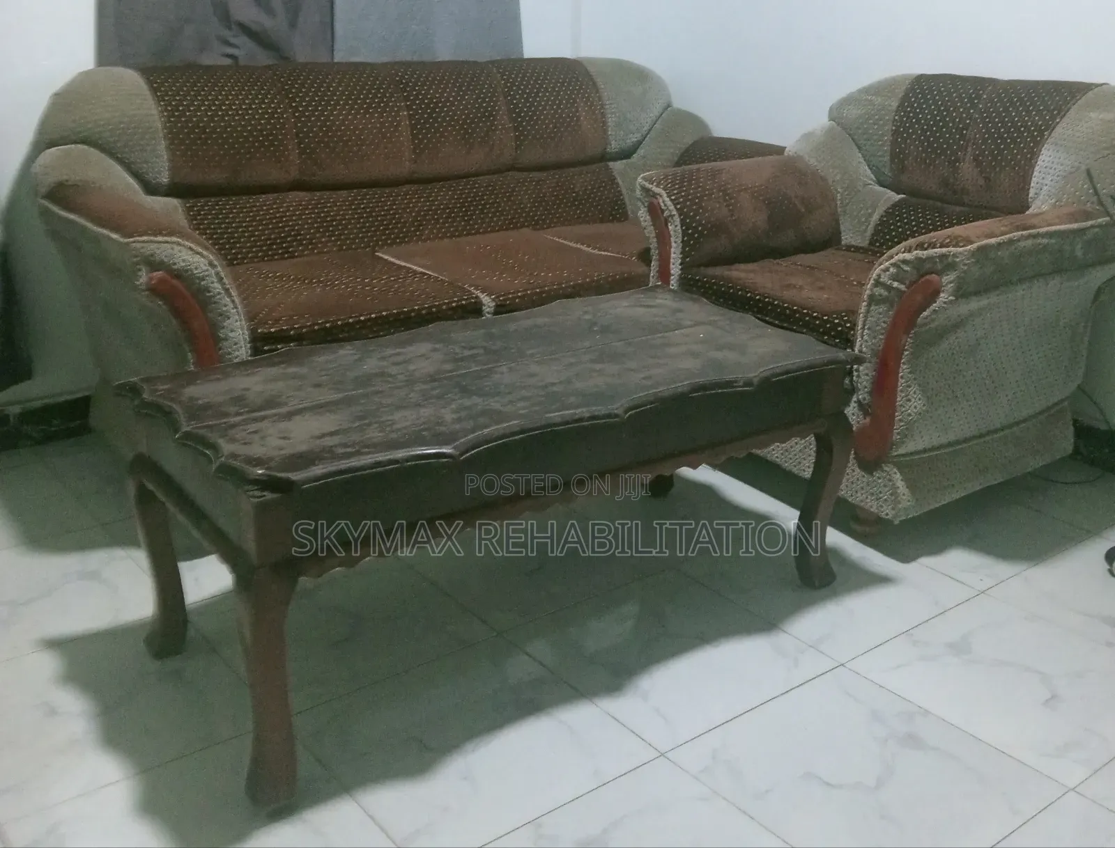 Furniture 3seater 1seater in Good Condition Very Firm Cushions Table