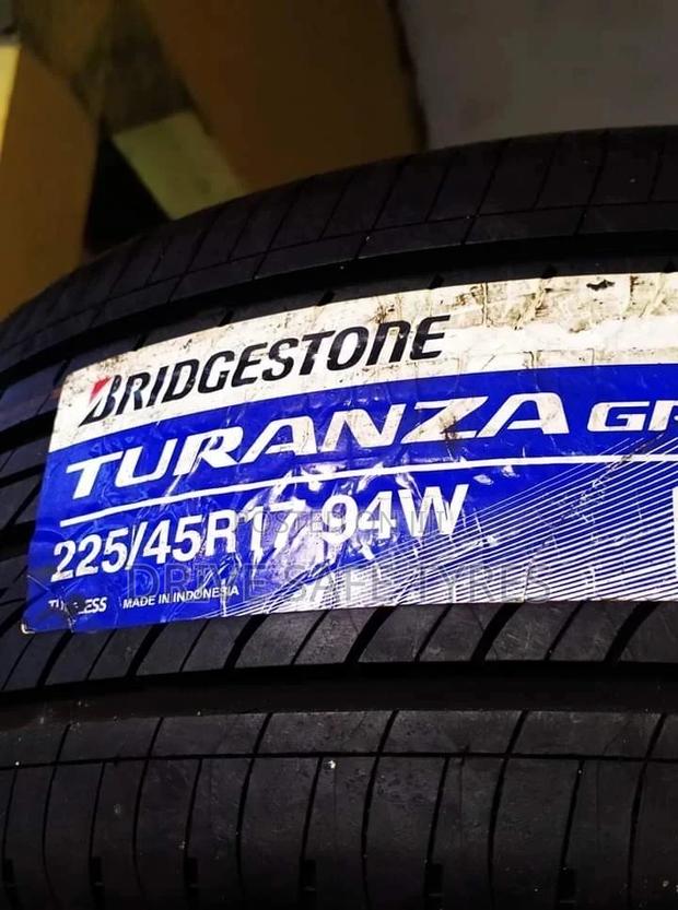 225/45 R17 Bridgestone Turanza Tyre