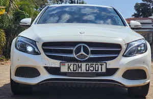 Mercedes-Benz C200 2016 Pearl