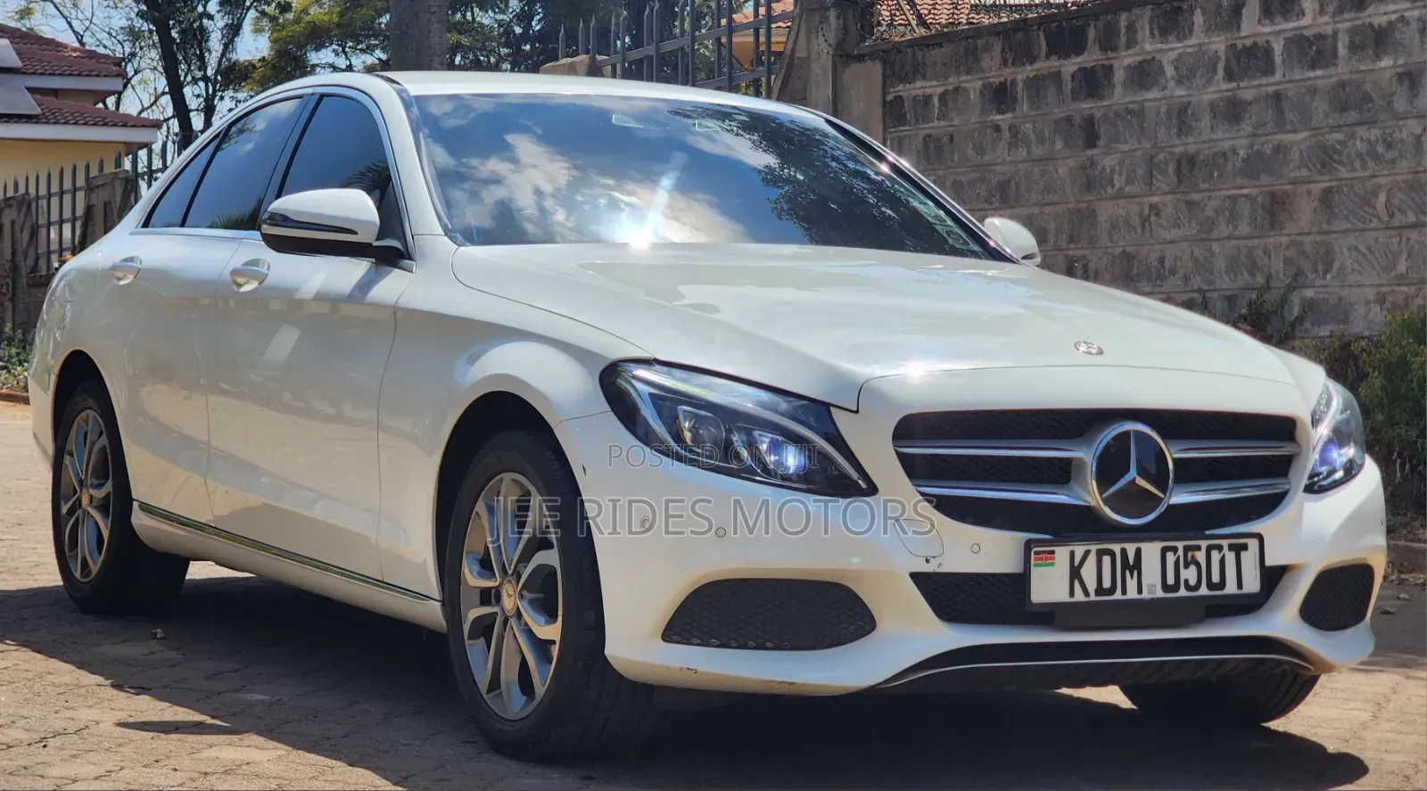 Mercedes-Benz C200 2016 Pearl