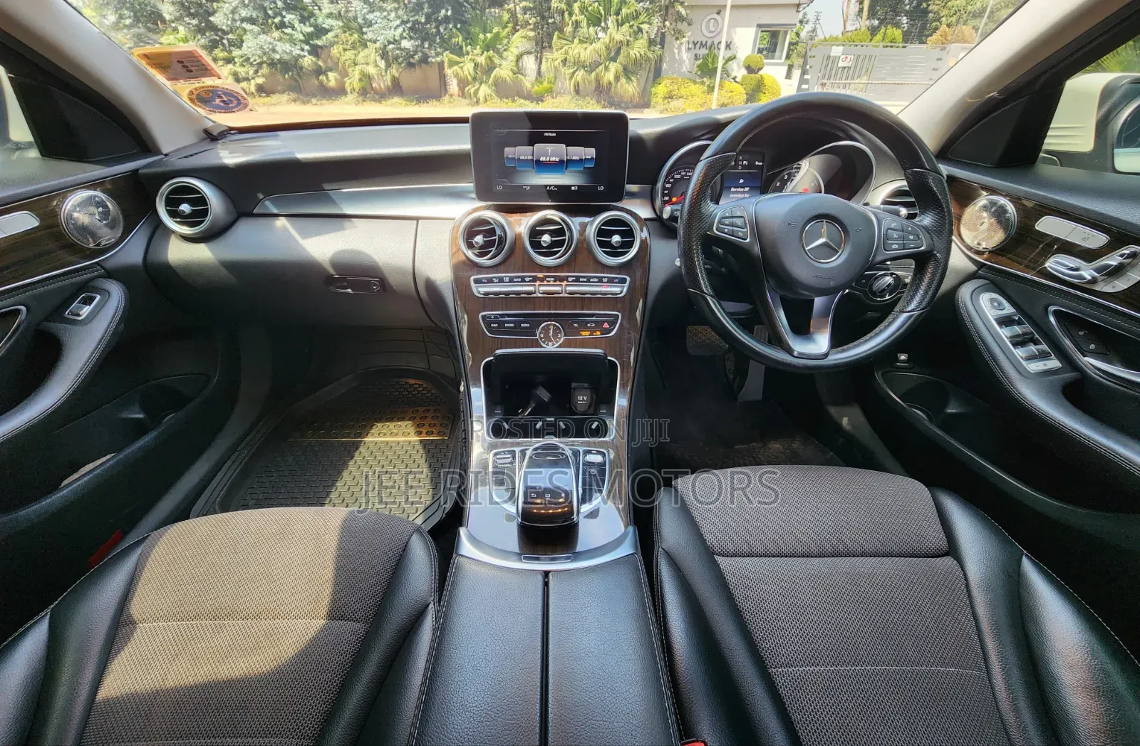 Mercedes-Benz C200 2016 Pearl