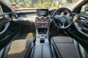 Mercedes-Benz C200 2016 Pearl