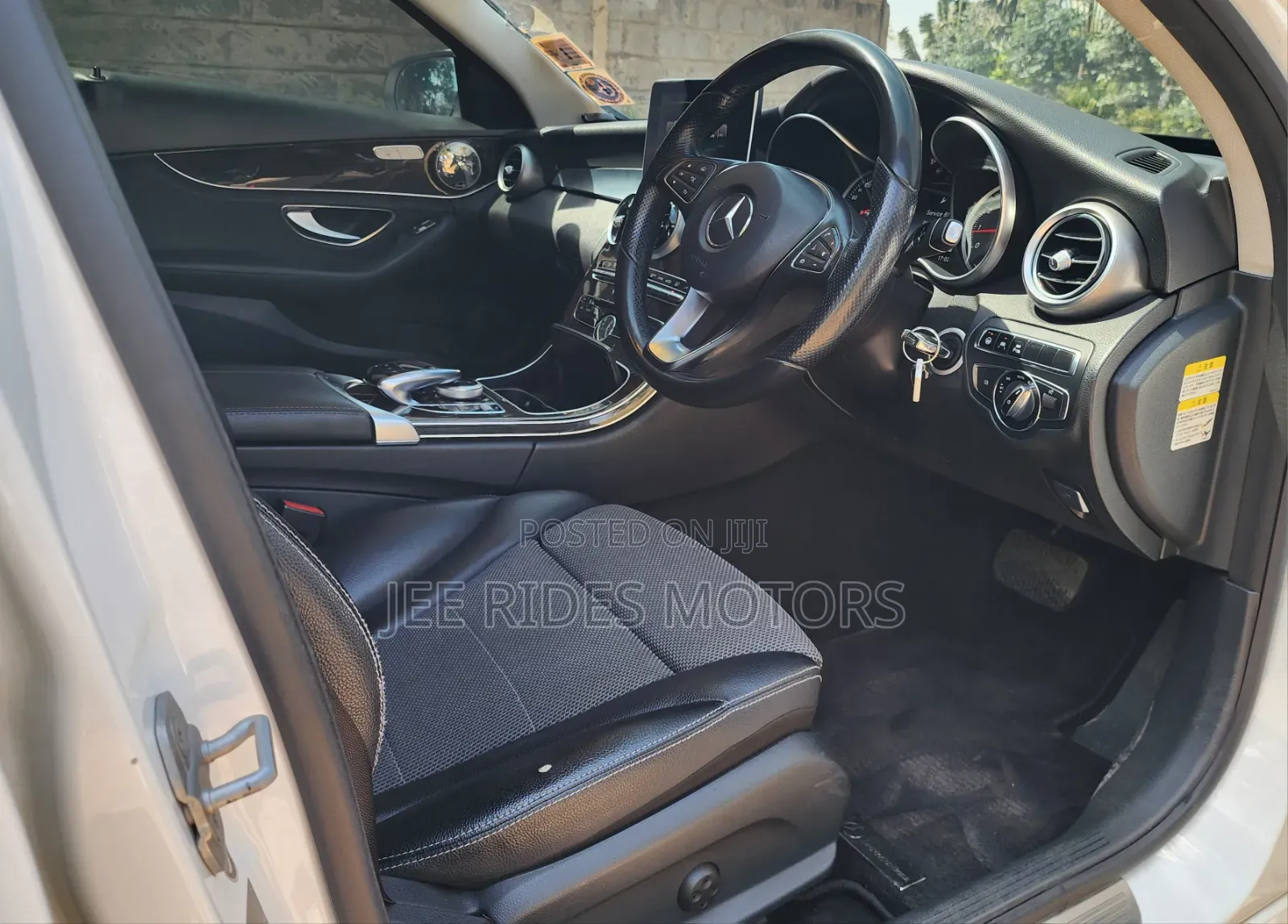 Mercedes-Benz C200 2016 Pearl