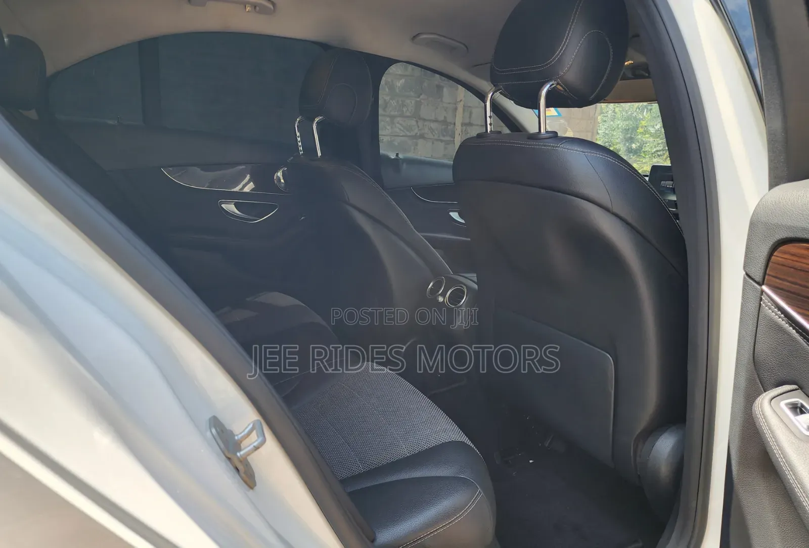 Mercedes-Benz C200 2016 Pearl