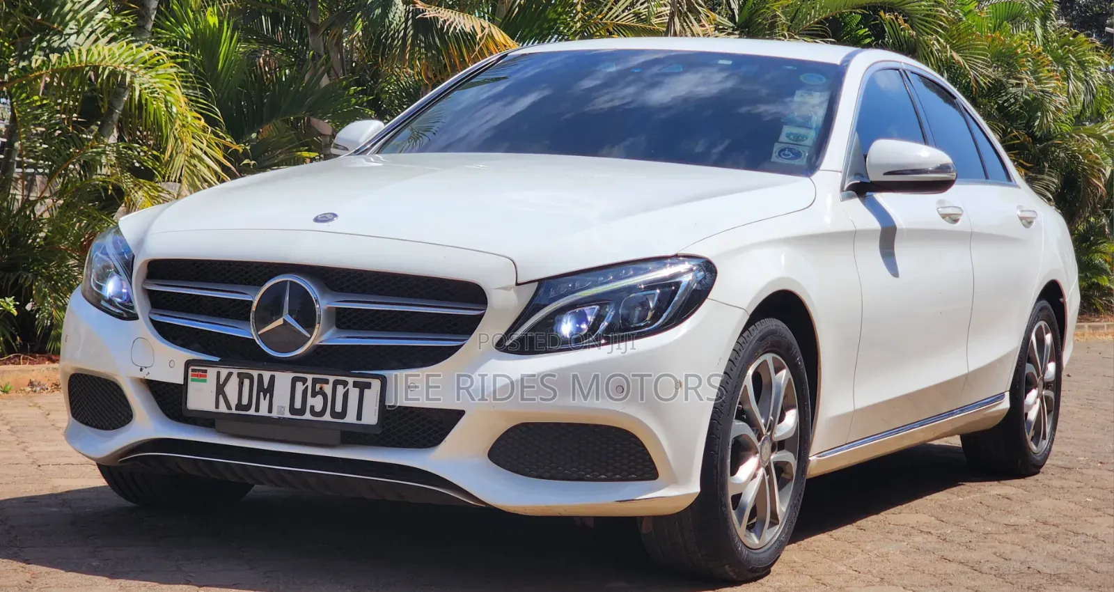 Mercedes-Benz C200 2016 Pearl