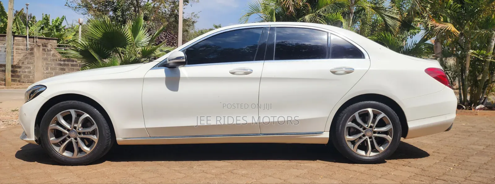 Mercedes-Benz C200 2016 Pearl