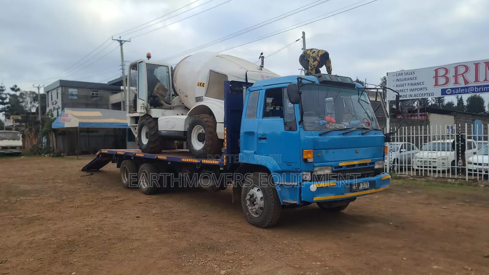 Mixer (Self Loading Car Mix) for Hire